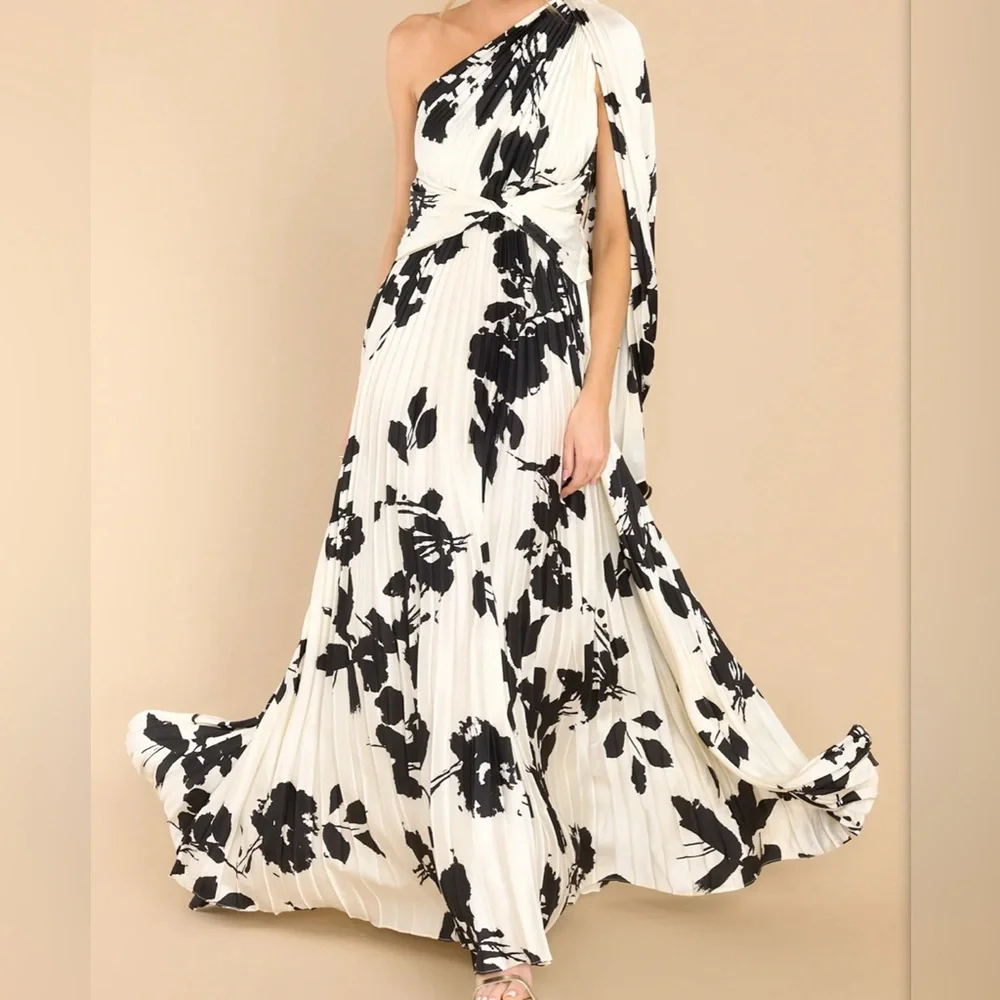 LUXXEL Reddress boutique OH YES I CAN IVORY AND BLACK MAXI DRESS - Picture 6 of 7